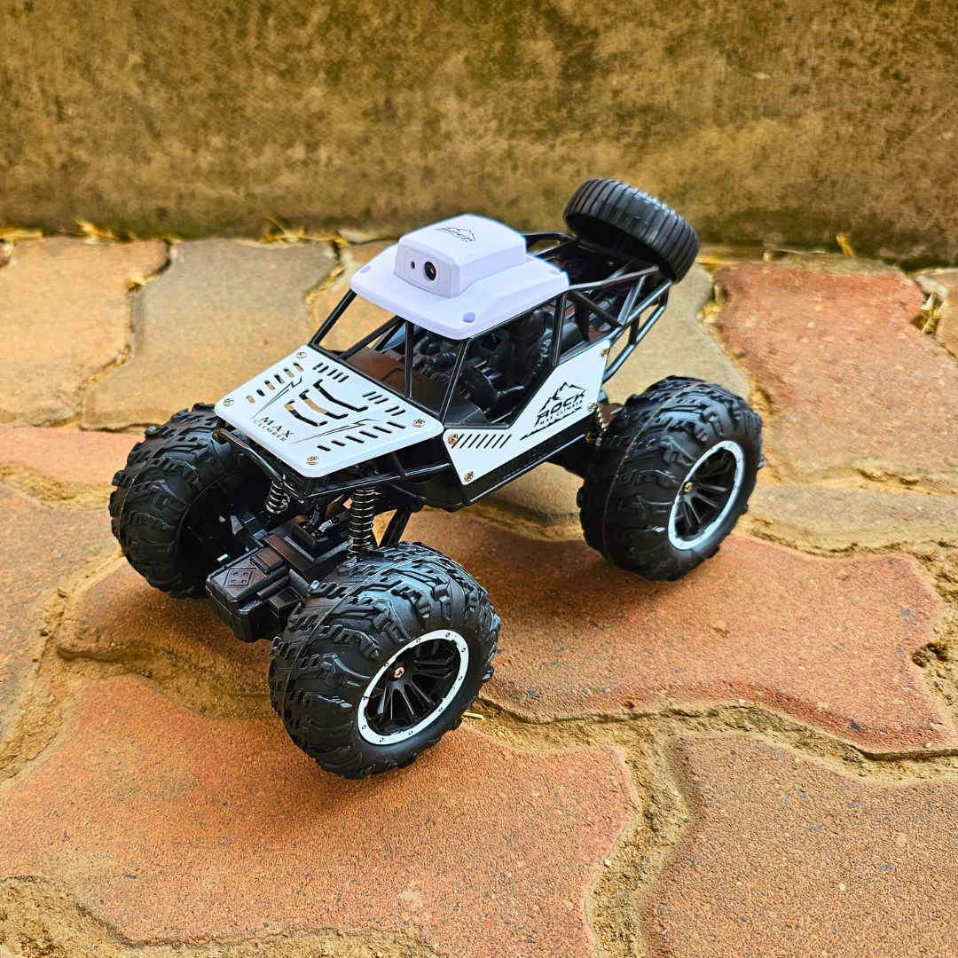 Climbing RC Off Road Car With Camera - Image 7